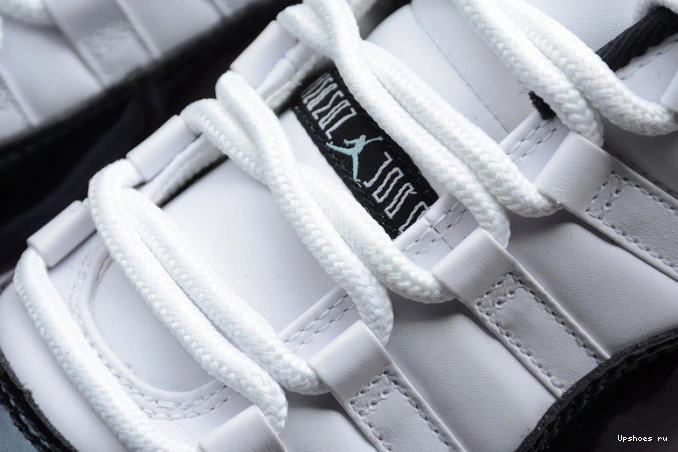  Low Jordan AIR Retro 528895-145 'Emerald' 11 0428